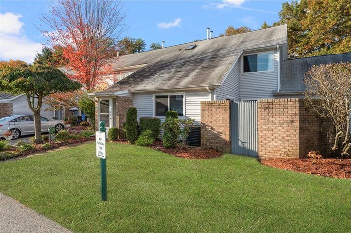Property Photo:  816 Williamsburg Circle  RI 02886