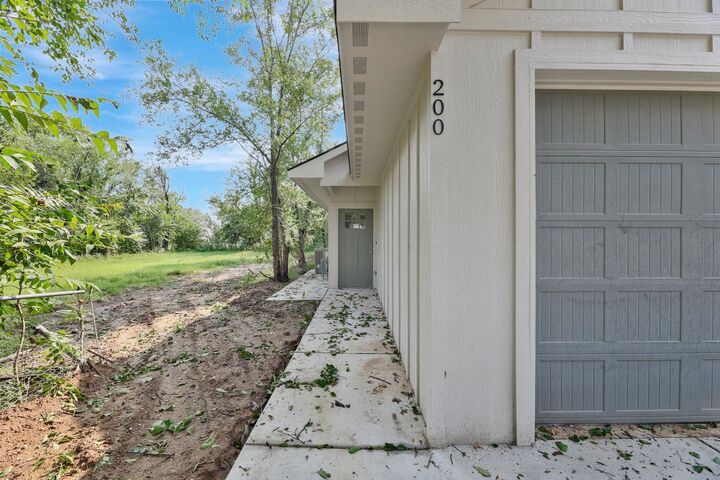 Property Photo:  520 N Tracy St  KS 67212 