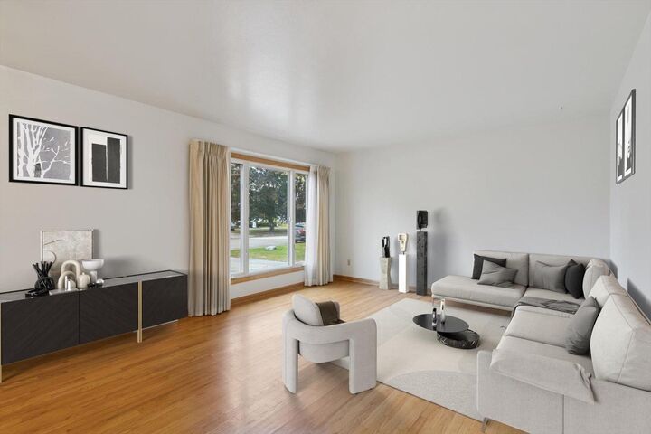 Property Photo:  2724 Sherwood Drive  WI 53545