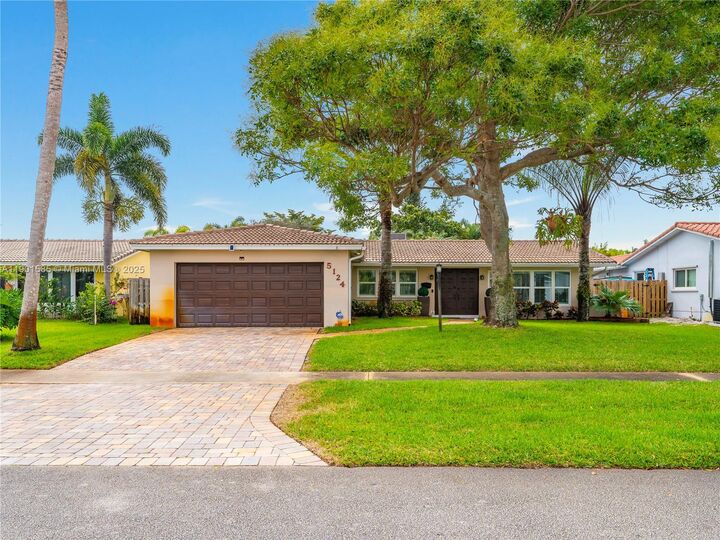 Property Photo:  5124 McKinley St  FL 33021