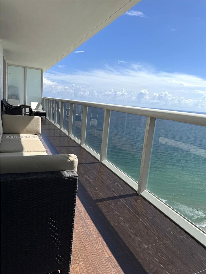 Property Photo:  1830 S Ocean Dr 3303  FL 33009