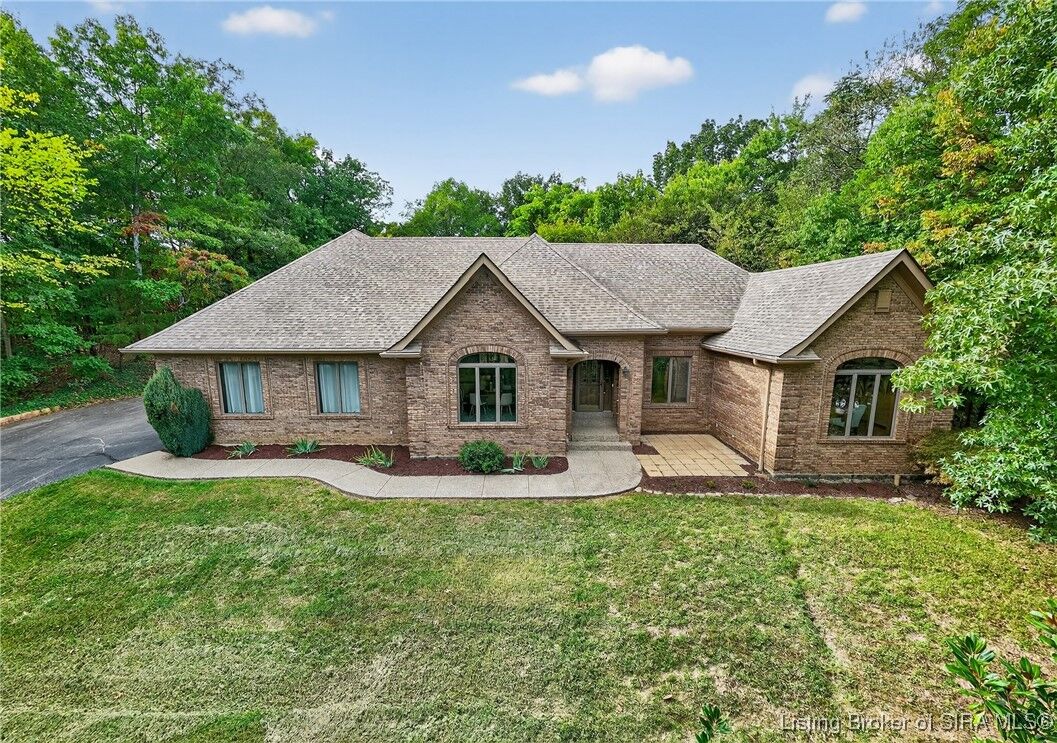 Property Photo: 3 Captains Court IN 47150