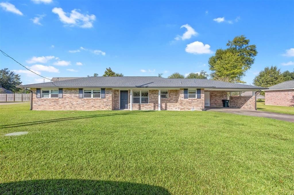 Property Photo:  3542 Adrienne Lane  LA 70605
