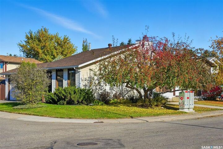 Photo de la propriété: 207 Nemeiben Road SK S7J 4S8