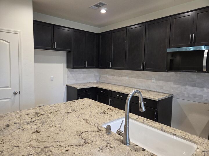 Property Photo: 2250 N Hilton Street Syc29 CA 93291