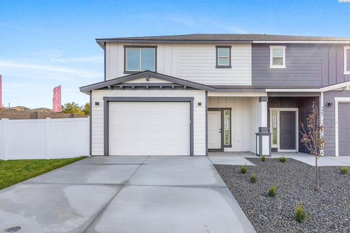 Property Photo:  7423 Grapevine Ct  WA 99353