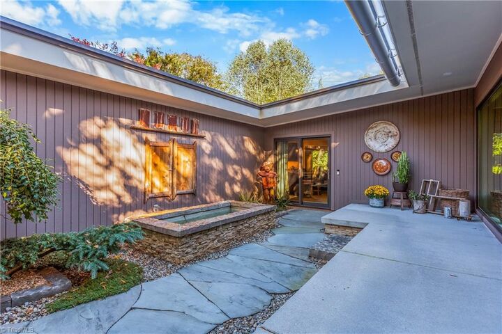 Property Photo: 1241 Yorkshire Road NC 27106