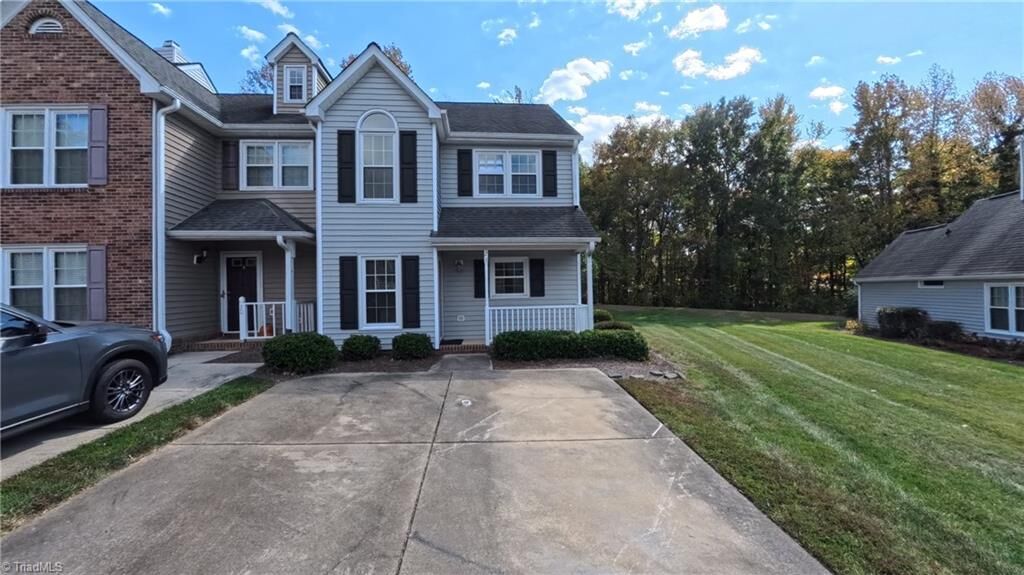 Property Photo:  28 Cedar Knoll Drive  NC 27407