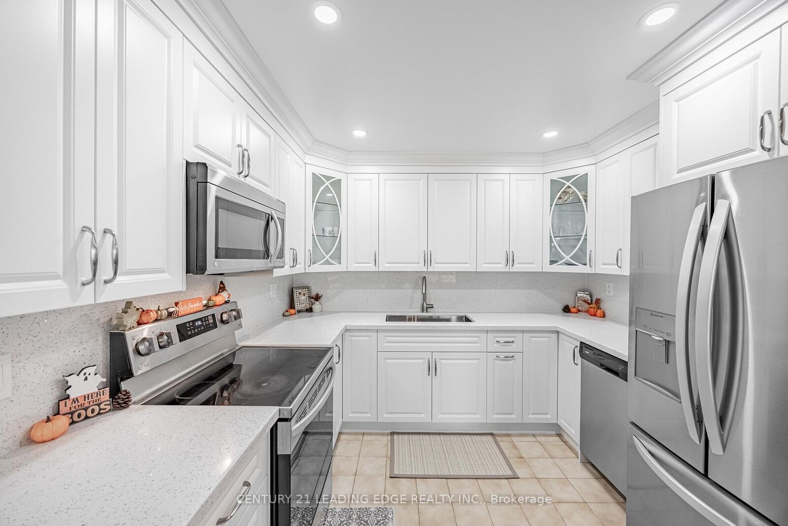 Photo de la propriété:  310 Mill Street S 401  ON L6Y 3B1