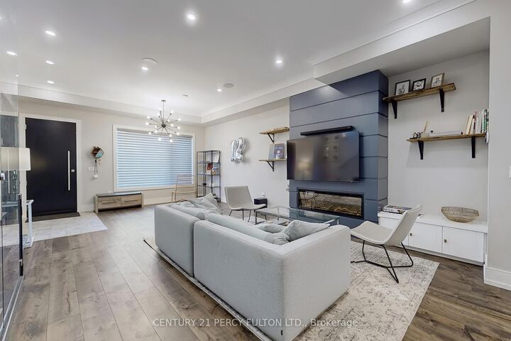 Photo de la propriété:  84 Wiley Avenue  ON M4J 3W6