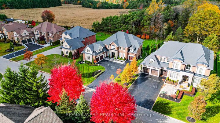 Photo de la propriété:  18 Wyndance Way N/A  ON L9P 0B8 