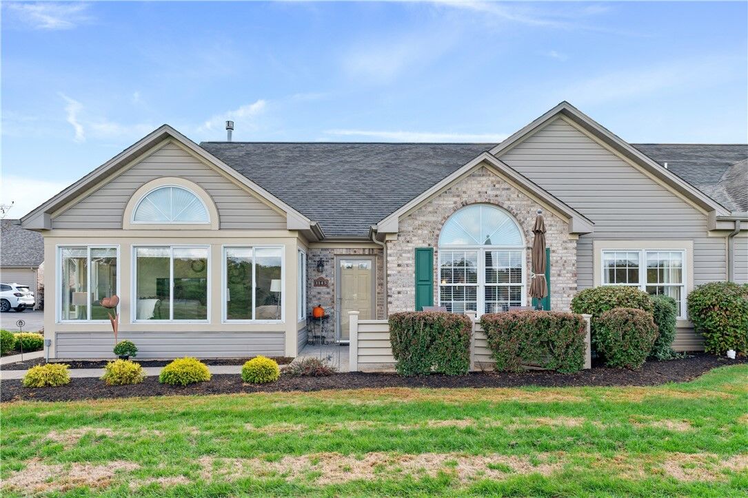 Property Photo: 1143 Cobblestone Ln PA 16059
