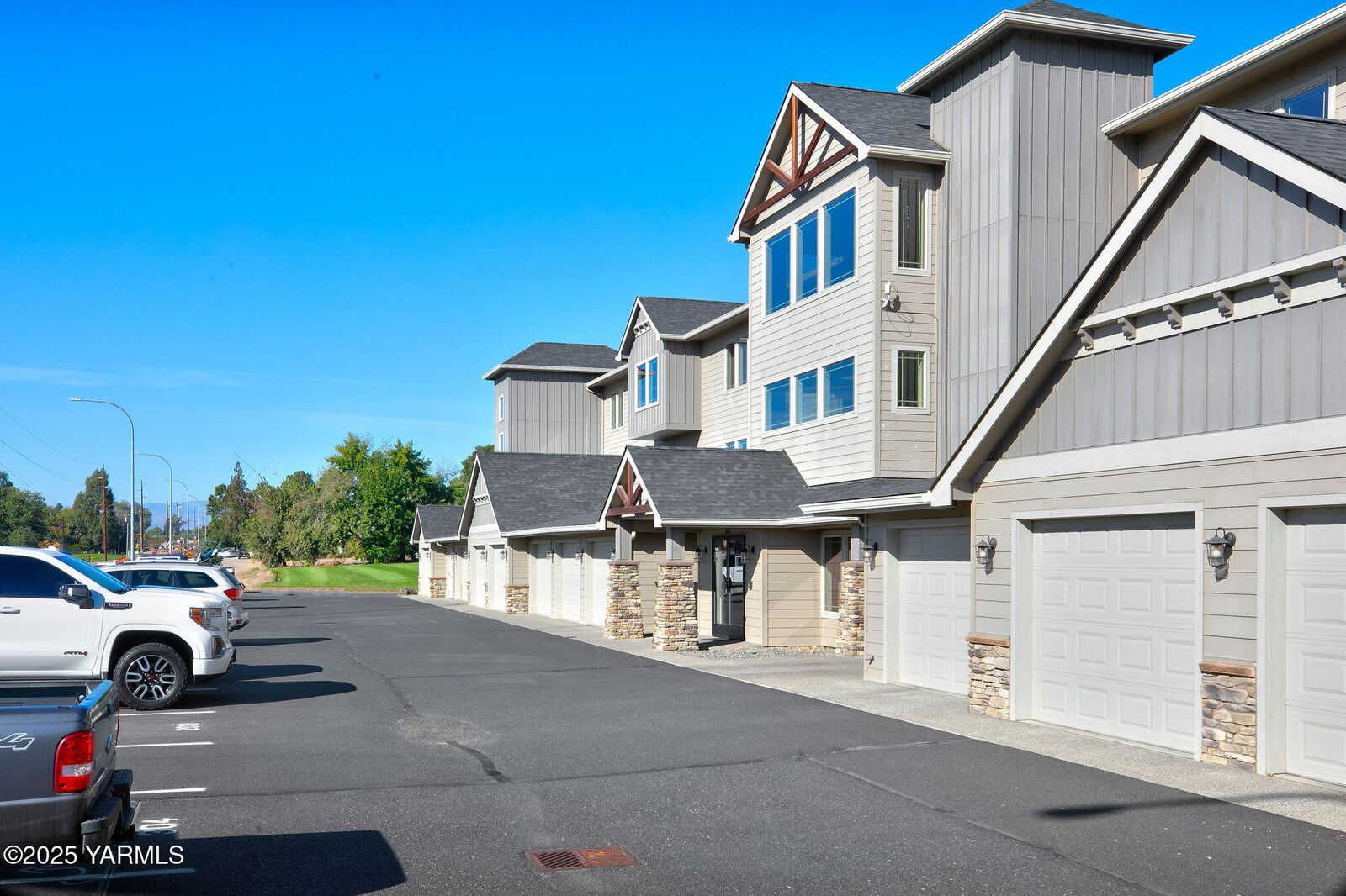 Property Photo:  8905 Occidental Rd  WA 98903 