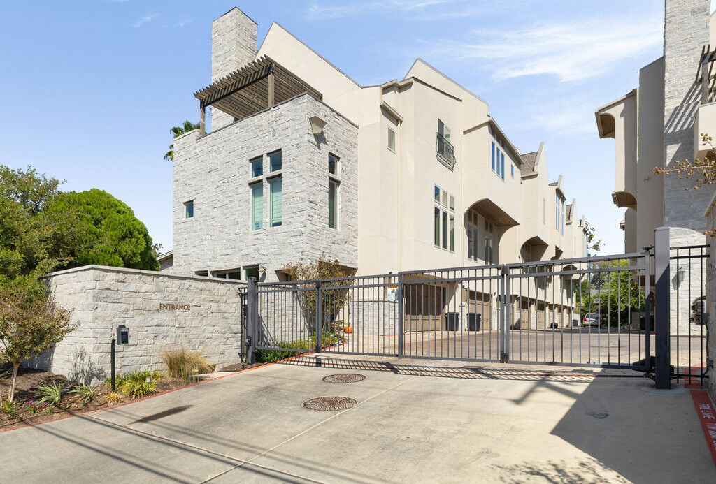 Property Photo: 2300 Enfield Road 303 TX 78703