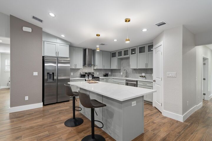 Property Photo:  803 Glen Road  TX 78753 