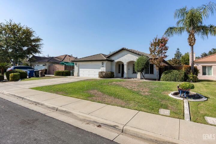 Property Photo:  6607 Radio Flyer Drive  CA 93312 