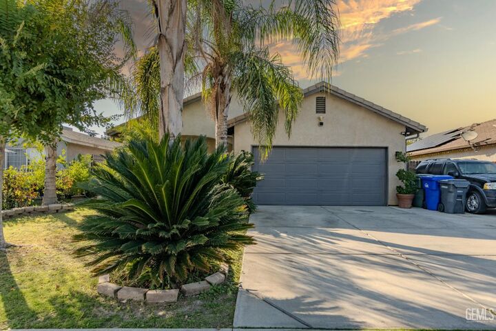 Property Photo:  209 S Belmont Street  CA 93215