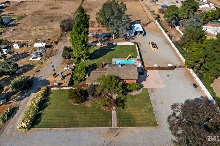 Property Photo:  34378 7th Standard Road  CA 93314