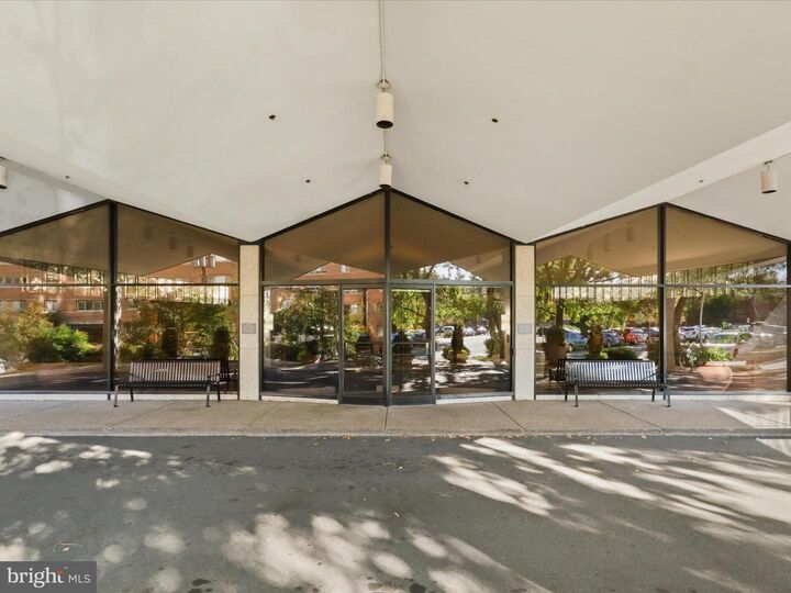 Property Photo:  1200 N Nash Street 549  VA 22209 