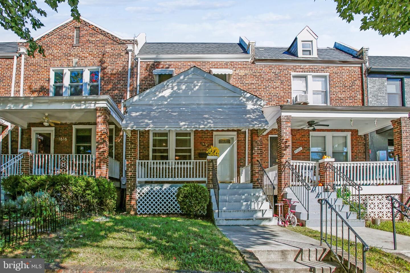 Property Photo:  1618 NE D Street NE  DC 20002 