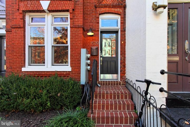 Property Photo:  1539 9th Street NW 1  DC 20001