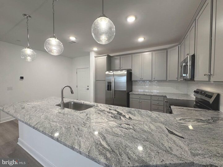 Property Photo: 21731 Dovekie Terrace #304 VA 20147