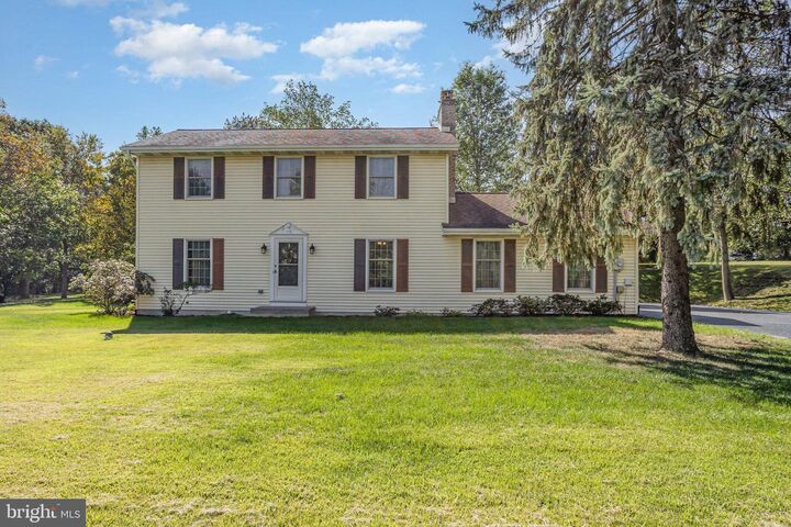 812 Schwanger Road  Elizabethtown PA 17022 photo