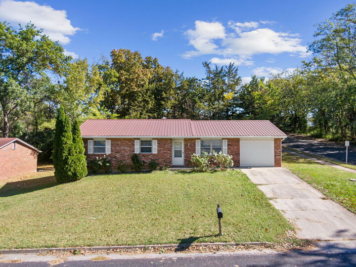 Property Photo:  2012 Garnet Dr  MO 65202
