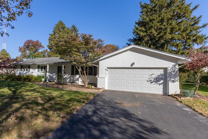 Property Photo: 3444 Sunningdale Way OH 43221