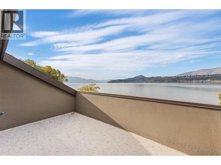 Property Photo:  2368 Abbott Street 9  BC V1Y 9G7