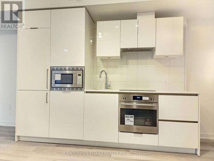Property Photo:  238 Simcoe Street 506  ON M5T 0E2