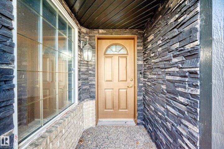 Property Photo:  10315 175 Avenue NW  AB T5X 5W9