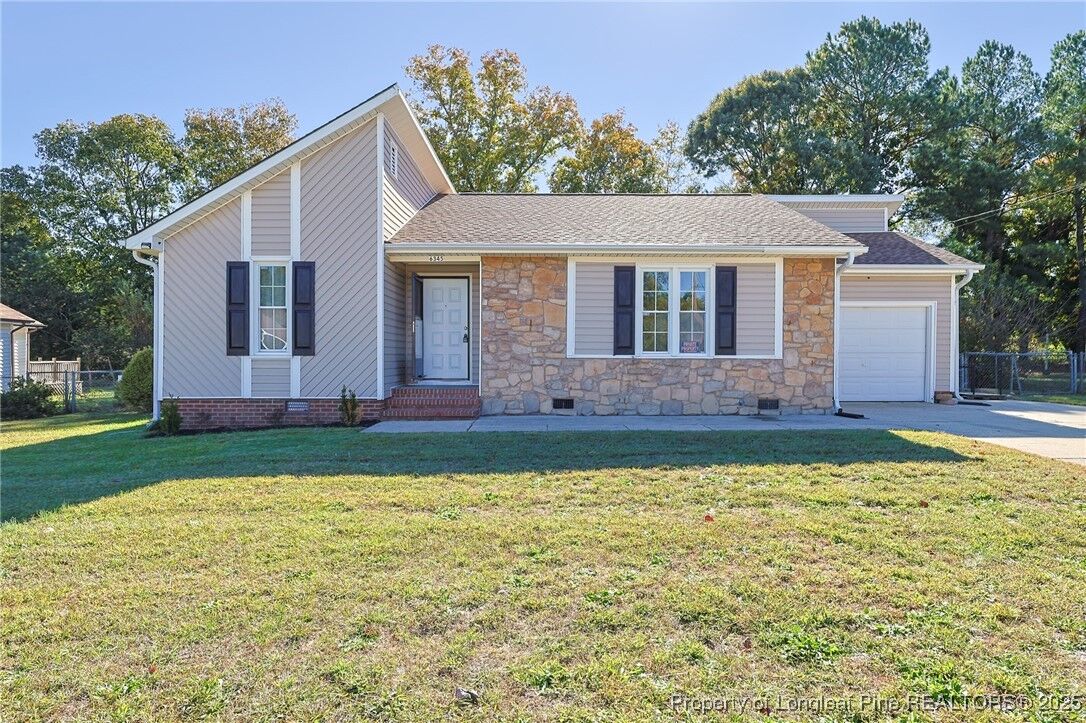 Property Photo: 6345 Hawfield Drive NC 28303