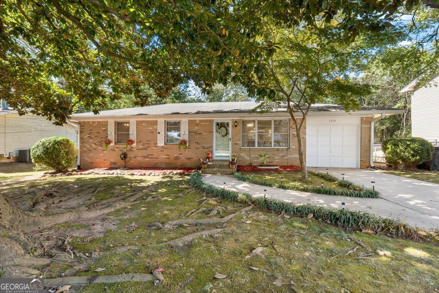 Property Photo: 1519 Red Briar Way GA 30236