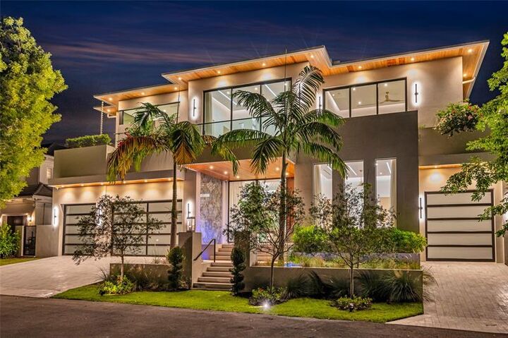 Property Photo:  408 Coral Way  FL 33301