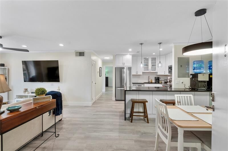 Property Photo:  6205 Bay Club Dr 3  FL 33308