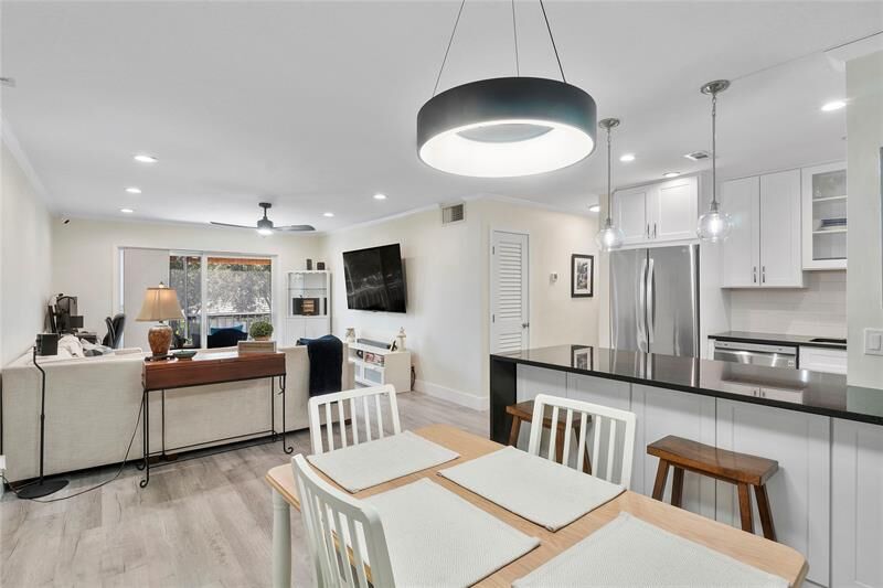 Property Photo:  6205 Bay Club Dr 3  FL 33308 