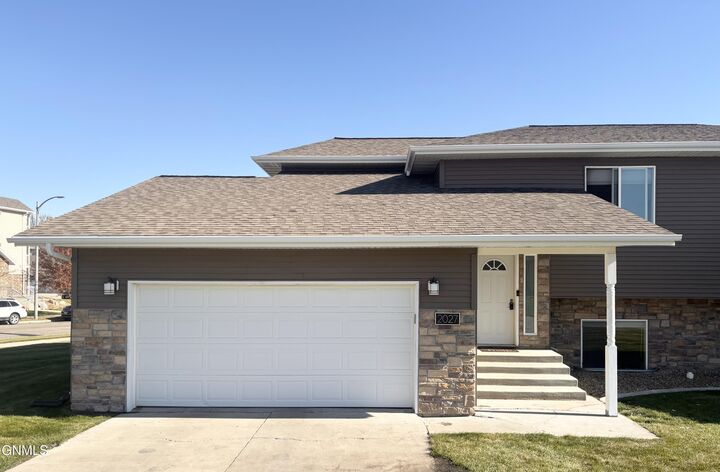 2027 Koch Drive  Bismarck ND 58503 photo