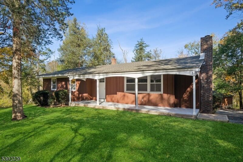 Property Photo:  5 Weatherhill Rd  NJ 08833