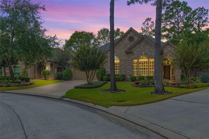 Property Photo: 7 N Spring Brook Ct TX 77382