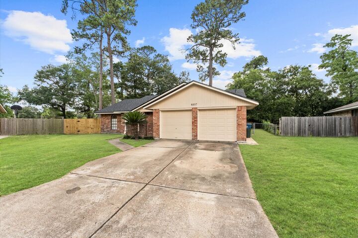 Property Photo:  9207 Loren Lane  TX 77040 