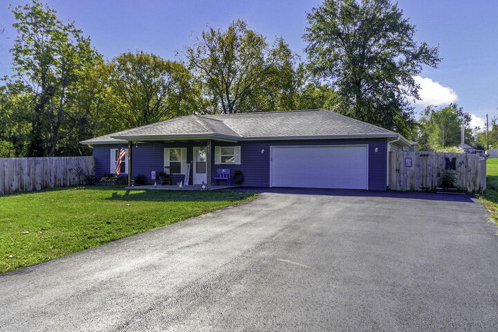 Property Photo:  440 W Walnut Street  MO 65231 