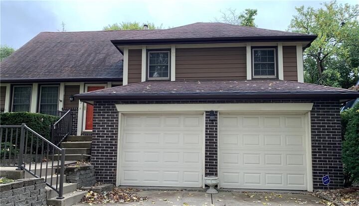 Property Photo:  2113 E Jamestown Drive  KS 66062