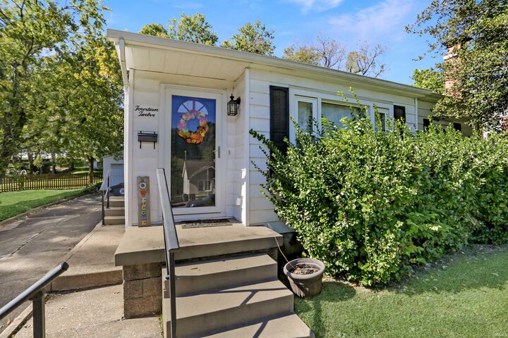 Property Photo:  1412 Russell Avenue  IN 47720