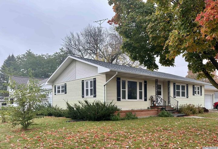 415 3rd Ave NW  Buffalo Center IA 50424 photo