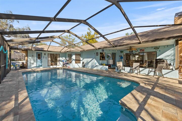 Property Photo:  1285 Henry Avenue  FL 34608 