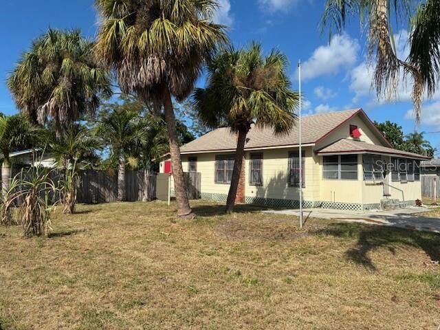 Property Photo:  2406 10th Street W  FL 34205