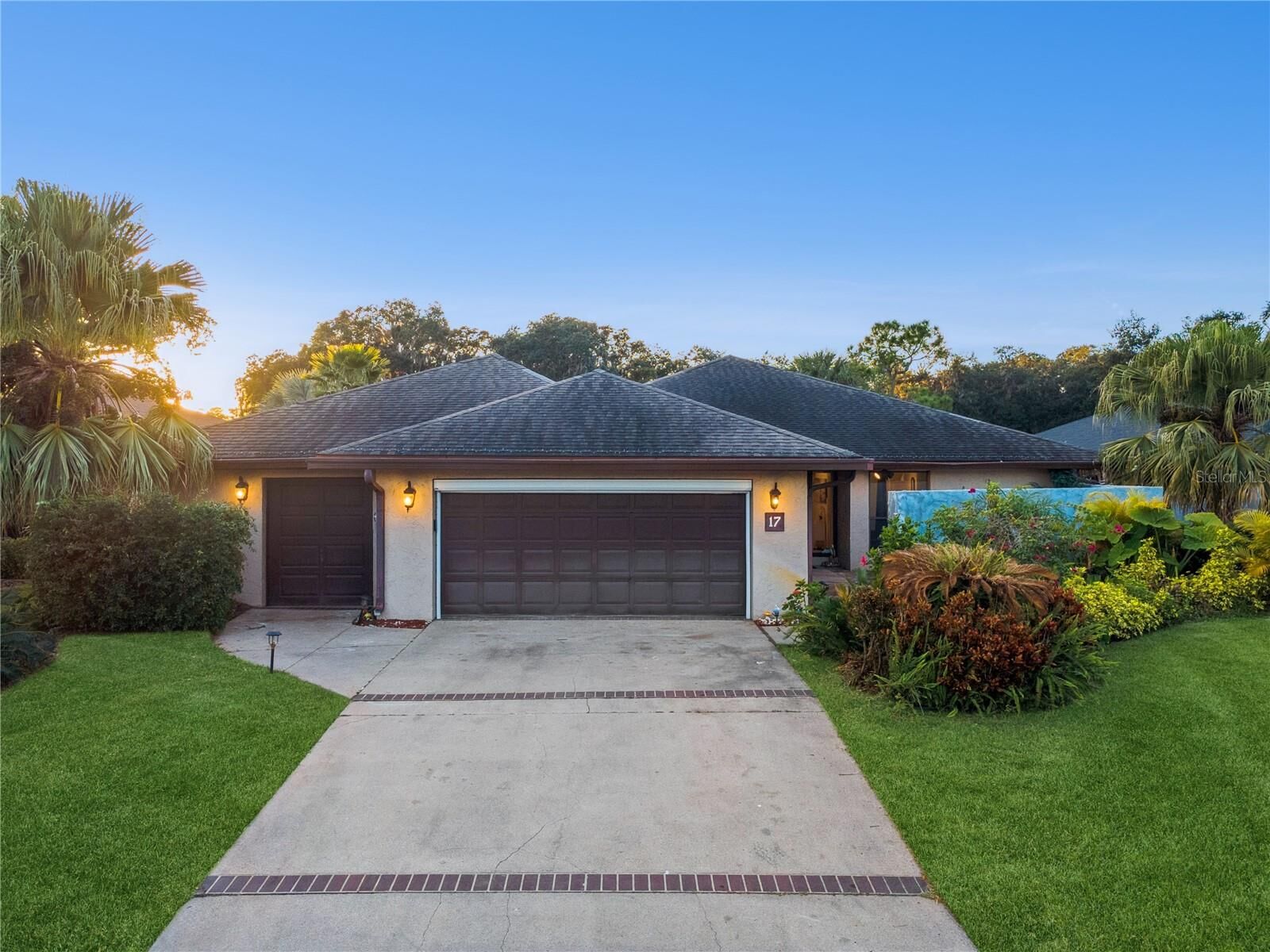 Property Photo:  17 Huntley Court  FL 33844 