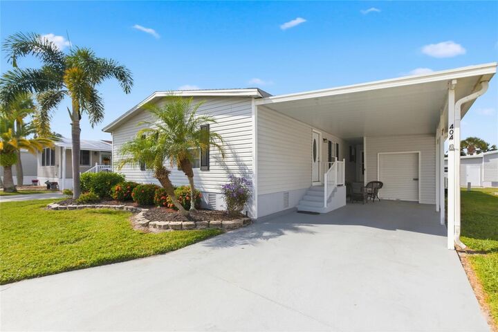 Property Photo:  2100 Kings Highway 404  FL 33980 