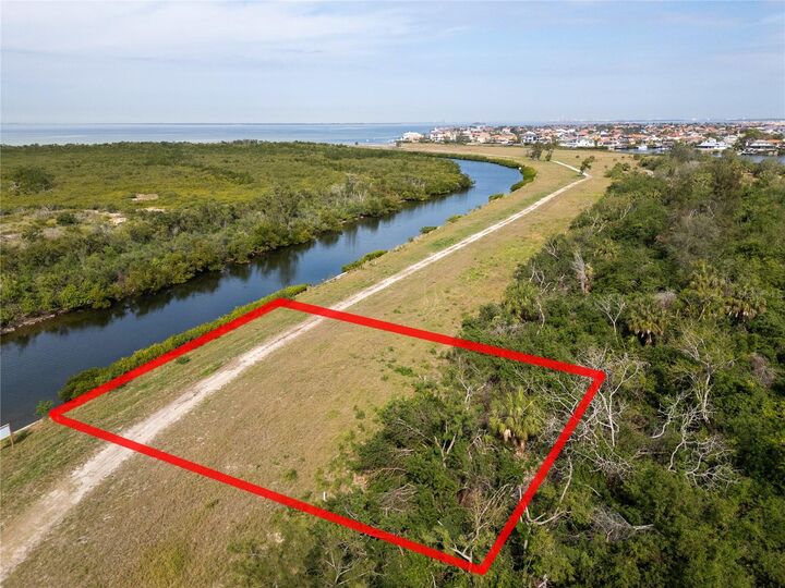 Property Photo:  3 Hammock Bay Blvd  FL 33572